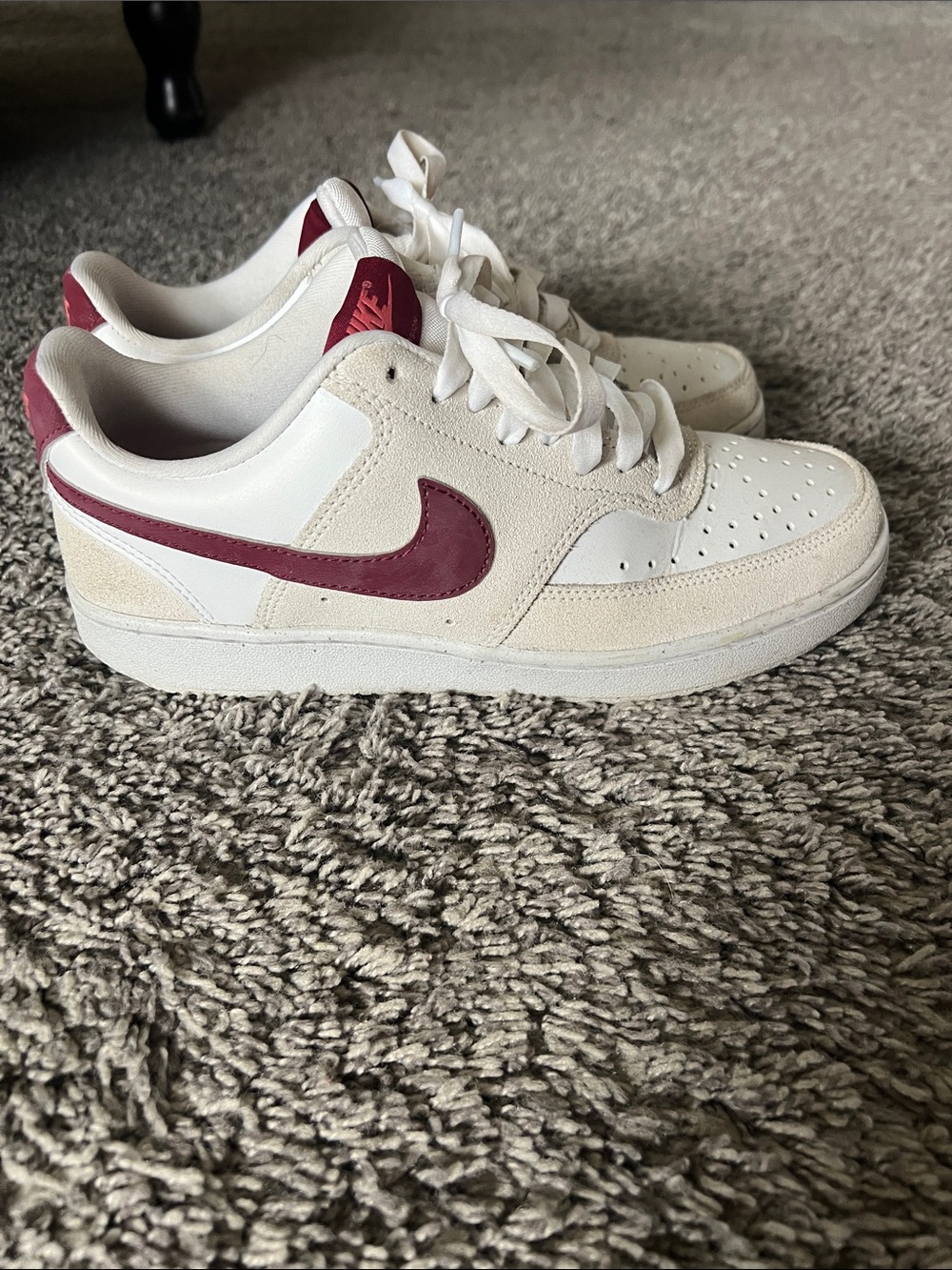 Nike Low-Top Sneakers in White and Burgundy Red